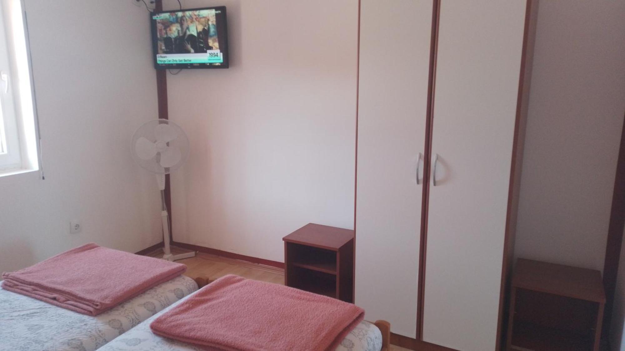 Red Apartman Trebinje Zewnętrze zdjęcie